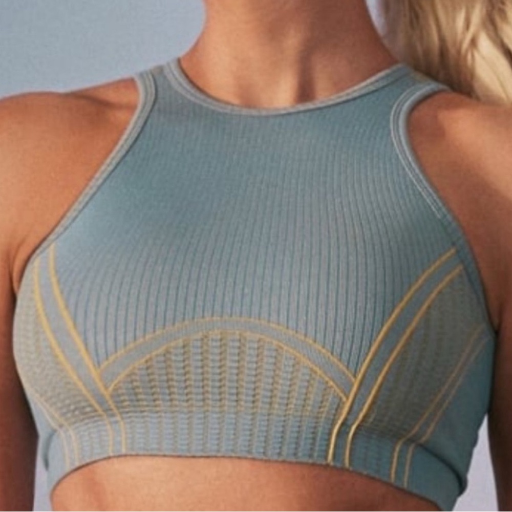 NWOT - Khloe Kardashian Fabletics Seamless Low Impact Open Back Bra